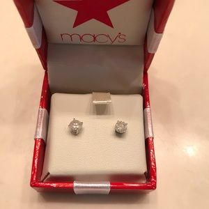 3/4 diamond white gold stud earrings NWT